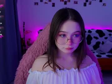 Shyvivi_ Chaturbate stream image from December 19, 2024