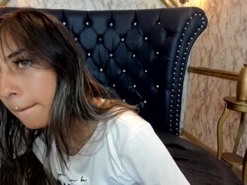 Alaannalois Chaturbate stream image from December 19, 2024