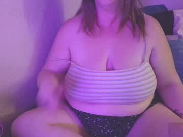 Emiliefoxx Chaturbate stream image from December 19, 2024