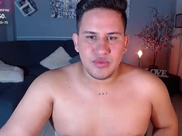 S_Lunaticos Chaturbate stream image from December 19, 2024