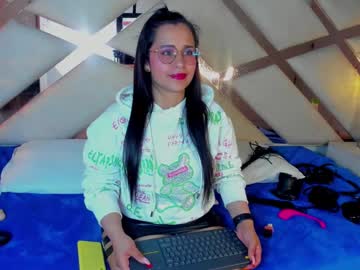 _Carolinee_Sweet Chaturbate stream image from December 19, 2024