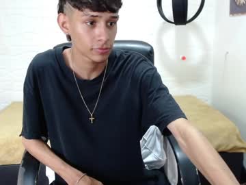 Eliasblue Chaturbate stream image from December 19, 2024