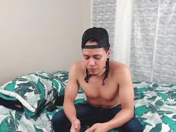 Mike_Rolly Chaturbate stream image from December 19, 2024