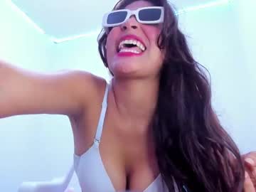 Tyla_Queen Chaturbate stream image from December 19, 2024