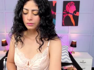 Elzabeth_Santos Chaturbate stream image from December 19, 2024