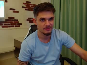 Kavinakul Chaturbate stream image from December 19, 2024