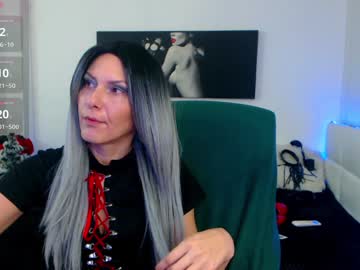 Mistressevelyn_ Chaturbate stream image from December 19, 2024