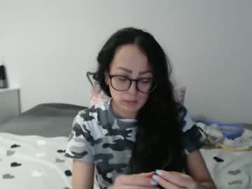 Queensofiaqueen Chaturbate stream image from December 19, 2024