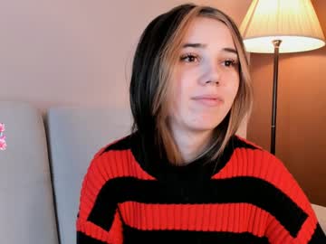 Rexannebulson Chaturbate stream image from December 19, 2024