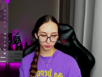 Sm0ly Chaturbate stream image from December 19, 2024
