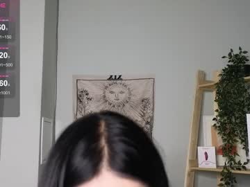 Small_Beautyx Chaturbate stream image from December 19, 2024