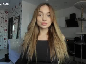 Sophie_In Chaturbate stream image from December 19, 2024