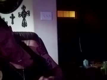 Trillnonymau5 Chaturbate stream image from December 19, 2024