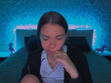 Alexabarkley Chaturbate stream image from December 19, 2024