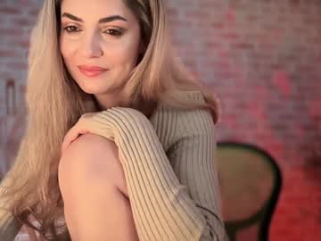 Alliesynns Chaturbate stream image from December 19, 2024