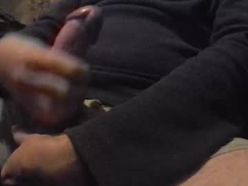 Blubeach Chaturbate stream image from December 19, 2024