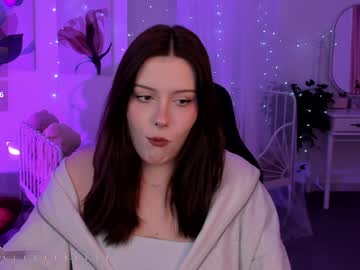Coralinekeyns Chaturbate stream image from December 19, 2024