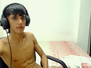 Cris_Curry Chaturbate stream image from December 19, 2024
