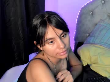 Emacollin Chaturbate stream image from December 19, 2024