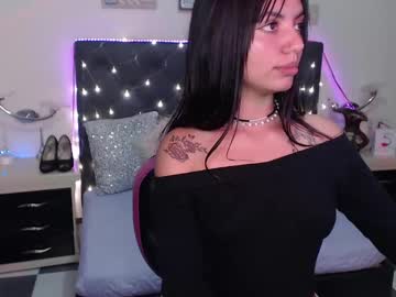 Juliieth_Miller Chaturbate stream image from December 19, 2024