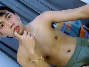 Julliene_69 Chaturbate stream image from December 19, 2024
