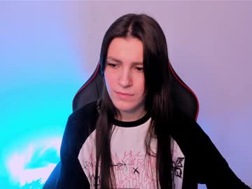 Kiminonawwa Chaturbate stream image from December 19, 2024
