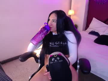 Lana_Box Chaturbate stream image from December 19, 2024