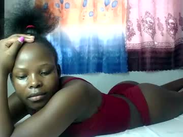 Prettymelly_ Chaturbate stream image from December 19, 2024