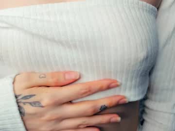 Quennaedger Chaturbate stream image from December 19, 2024