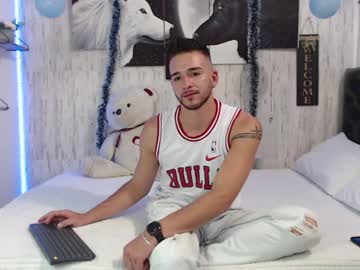 Tommycash_777 Chaturbate stream image from December 19, 2024