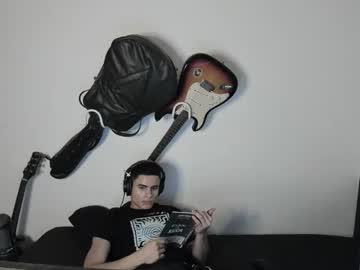 Zenhzu Chaturbate stream image from December 19, 2024