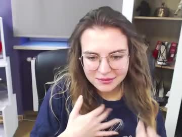 Blackrosezoey Chaturbate stream image from December 19, 2024
