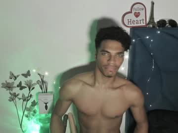 Coreyglover Chaturbate stream image from December 19, 2024
