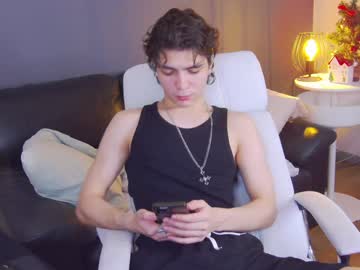 Dean_Dickson Chaturbate stream image from December 19, 2024