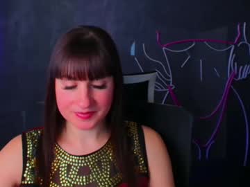 Karolina_Mia Chaturbate stream image from December 19, 2024