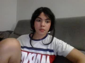 Kiri_Cute Chaturbate stream image from December 19, 2024