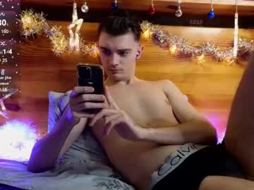 Latte_Boy Chaturbate stream image from December 19, 2024