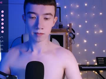 Max_Zife Chaturbate stream image from December 19, 2024