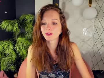Mirandaglow Chaturbate stream image from December 19, 2024