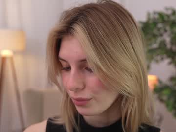 Refined_Style Chaturbate stream image from December 19, 2024