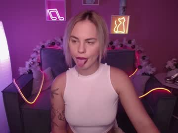 Rikaraily Chaturbate stream image from December 19, 2024