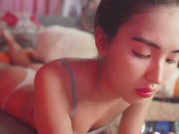 Auromora Chaturbate stream image from December 19, 2024