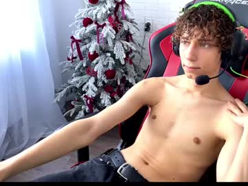 Denobluora Chaturbate stream image from December 19, 2024