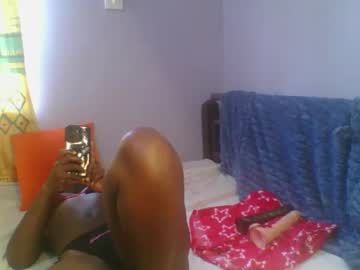 Horny_Hearts Chaturbate stream image from December 19, 2024