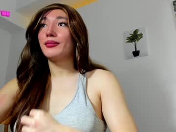 Hottycrishinaxx Chaturbate stream image from December 19, 2024