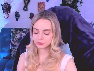 Juliabrewer Chaturbate stream image from December 19, 2024