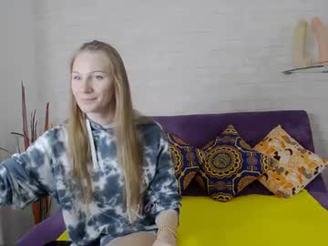 Monasmiless Chaturbate stream image from December 19, 2024