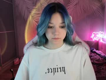 Qwiizzmeeoow Chaturbate stream image from December 19, 2024