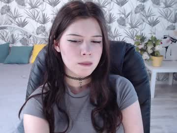 Alicewillsen Chaturbate stream image from December 19, 2024