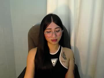 Hotsassythelma Chaturbate stream image from December 19, 2024